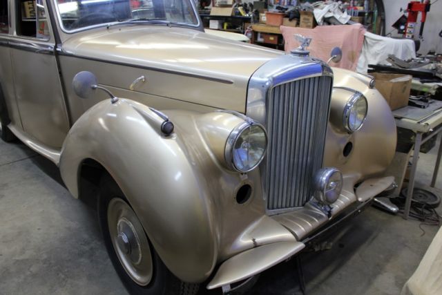 1949 Bentley Mark VI 4 Dr. Saloon, Same Owner 45 Years 1949 Bentley Mark VI