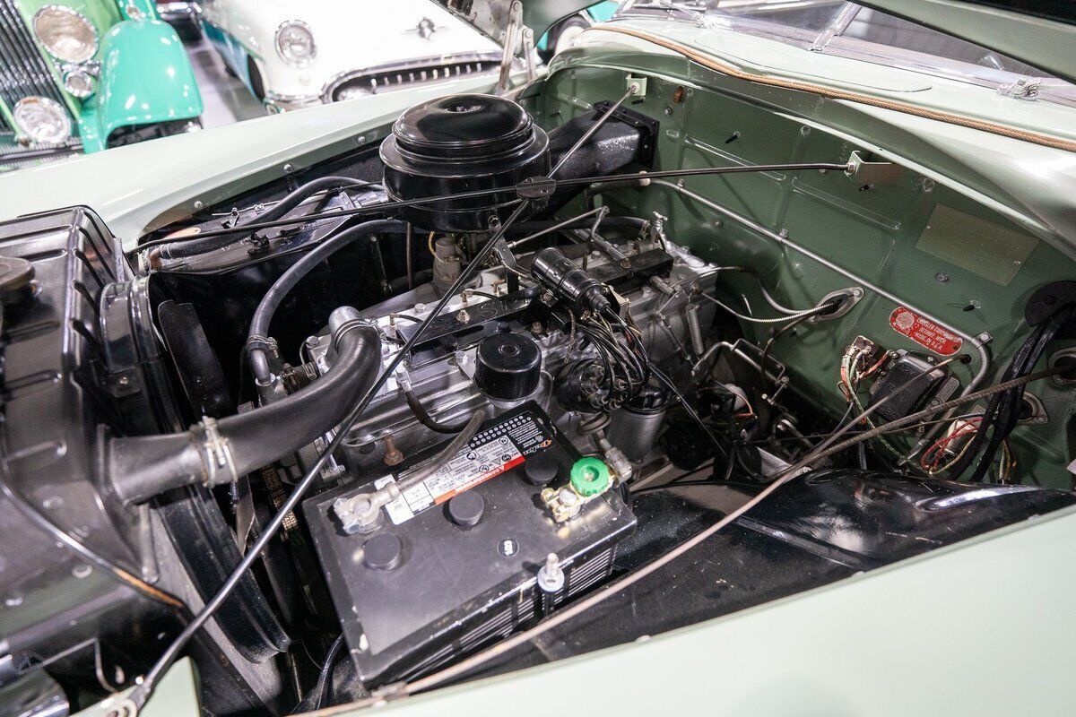 1949 Chrysler Town and Country Convertible - photo 3