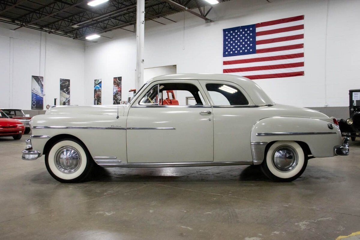 1949 DeSoto Custom Club Coupe - photo 2