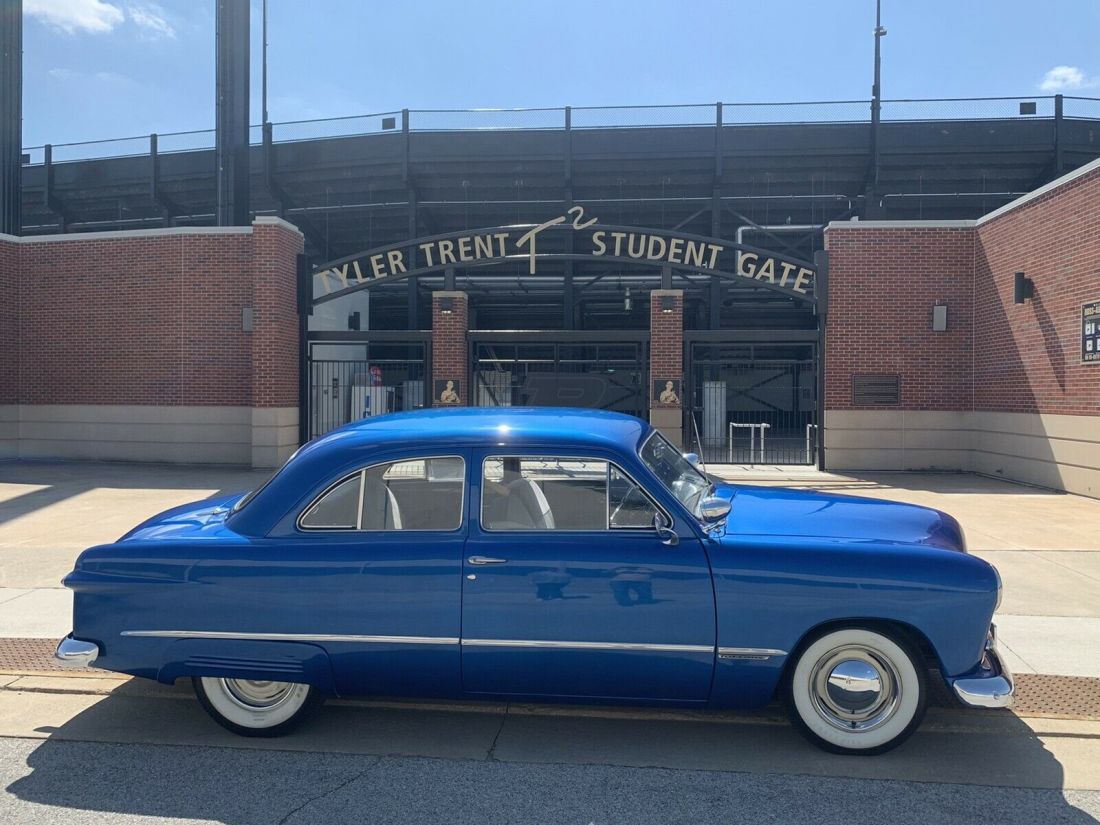 1949 Ford Custom - photo 2