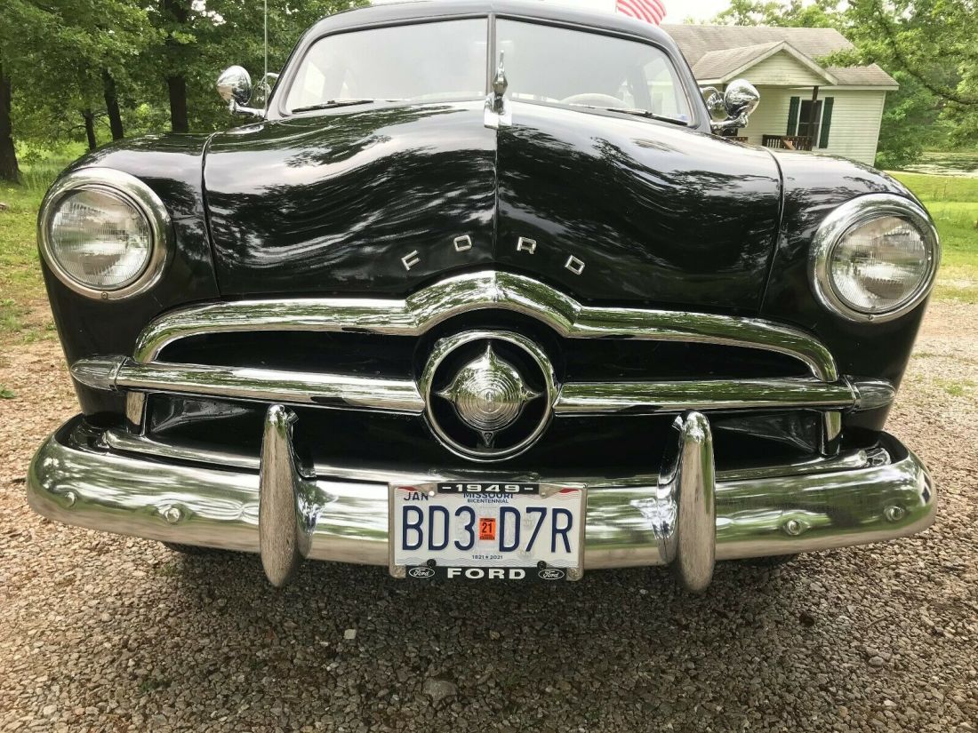 1949 Ford Deluxe - photo 2