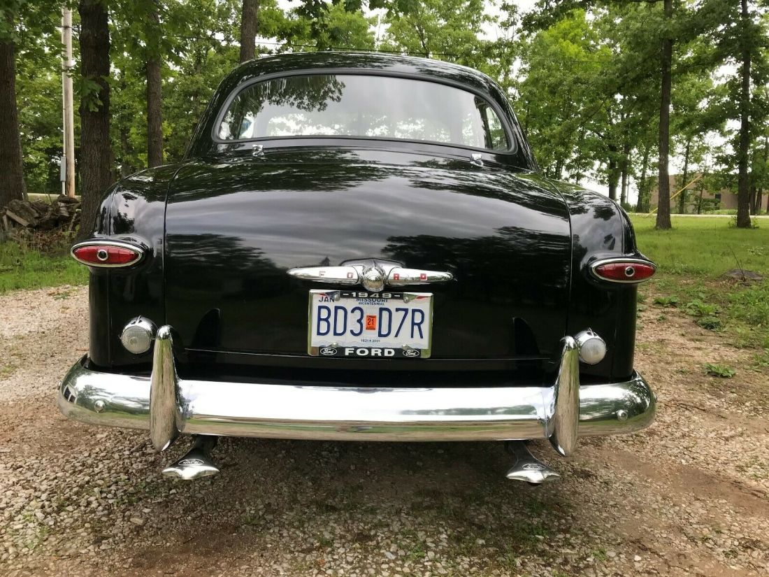 1949 Ford Deluxe - photo 4