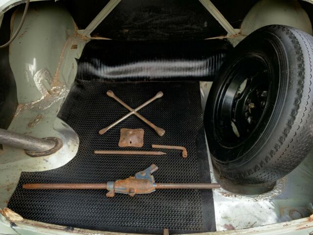 1949 Ford Tudor Sedan - photo 10