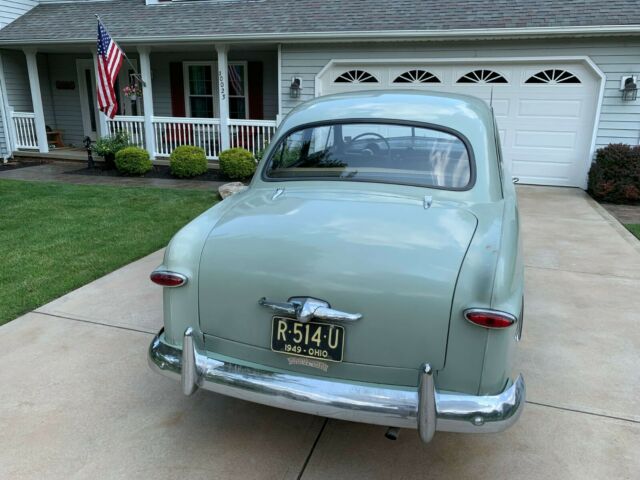1949 Ford Tudor Sedan - photo 3
