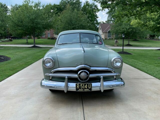 1949 Ford Tudor Sedan - photo 5