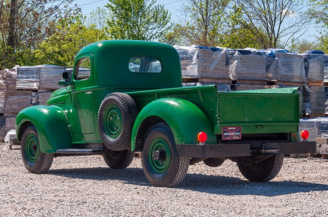 1949 International Harvester KB-3 One-ton Pickup - photo 3