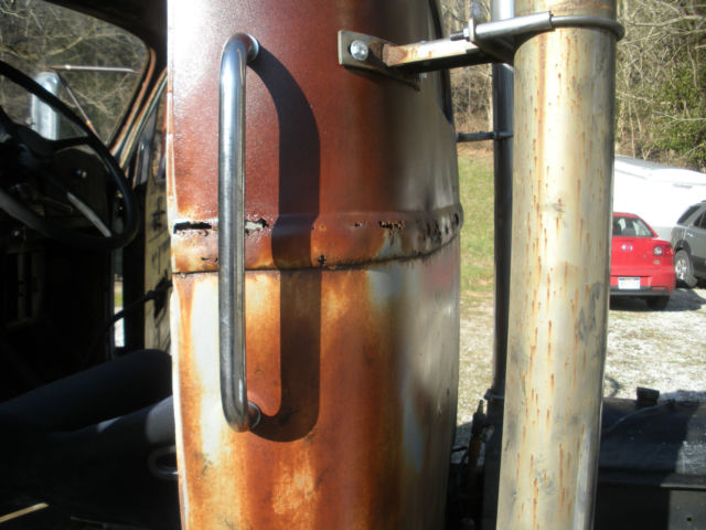 1949 International Harvester kbr-11 semi - photo 9
