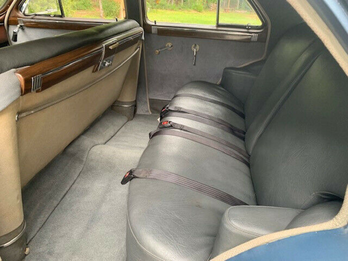 1949 Packard Eight Touring Sedan - photo 5