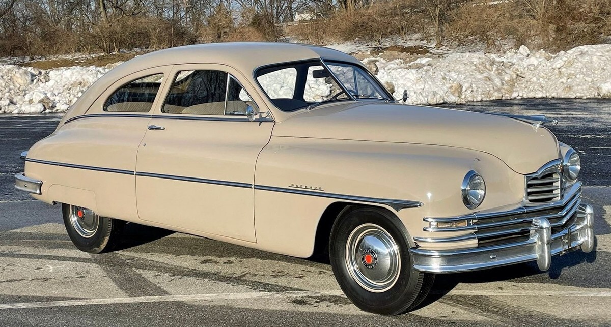 1949 Packard Eight 2-door fastback sedan - photo 2