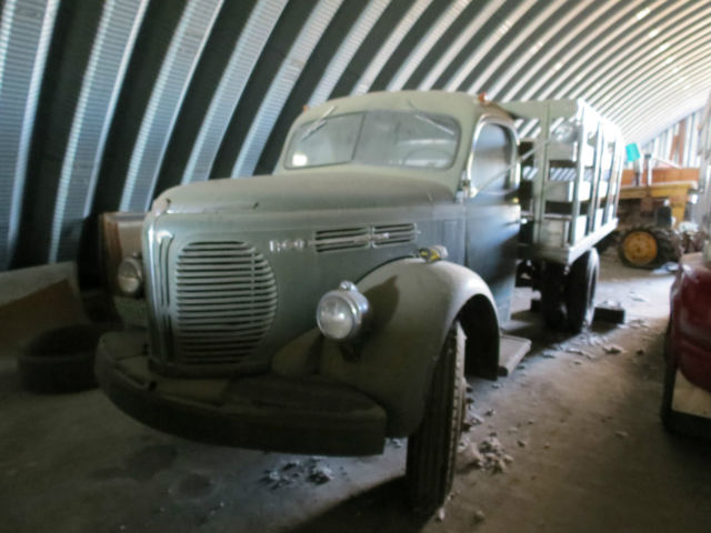 1949 REO SPEEDWAGON TRUCK (17,000 ACTUAL MILES) 1949 Other Makes REO SPEEDWAGON TRUCK REO SPEEDWAGON TRUCK