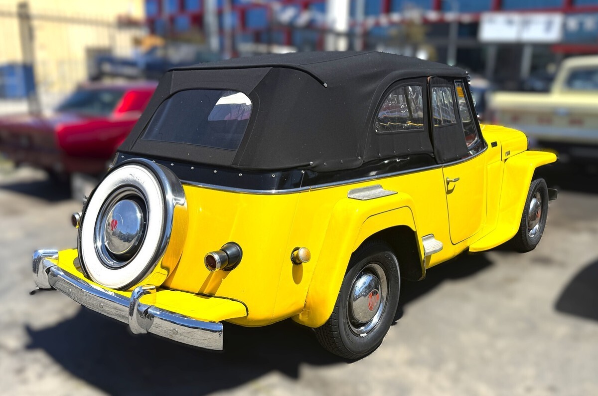 1949 Willys Jeepster - photo 2