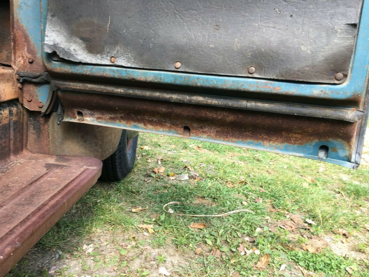 1950 International Harvester L-122 - photo 10