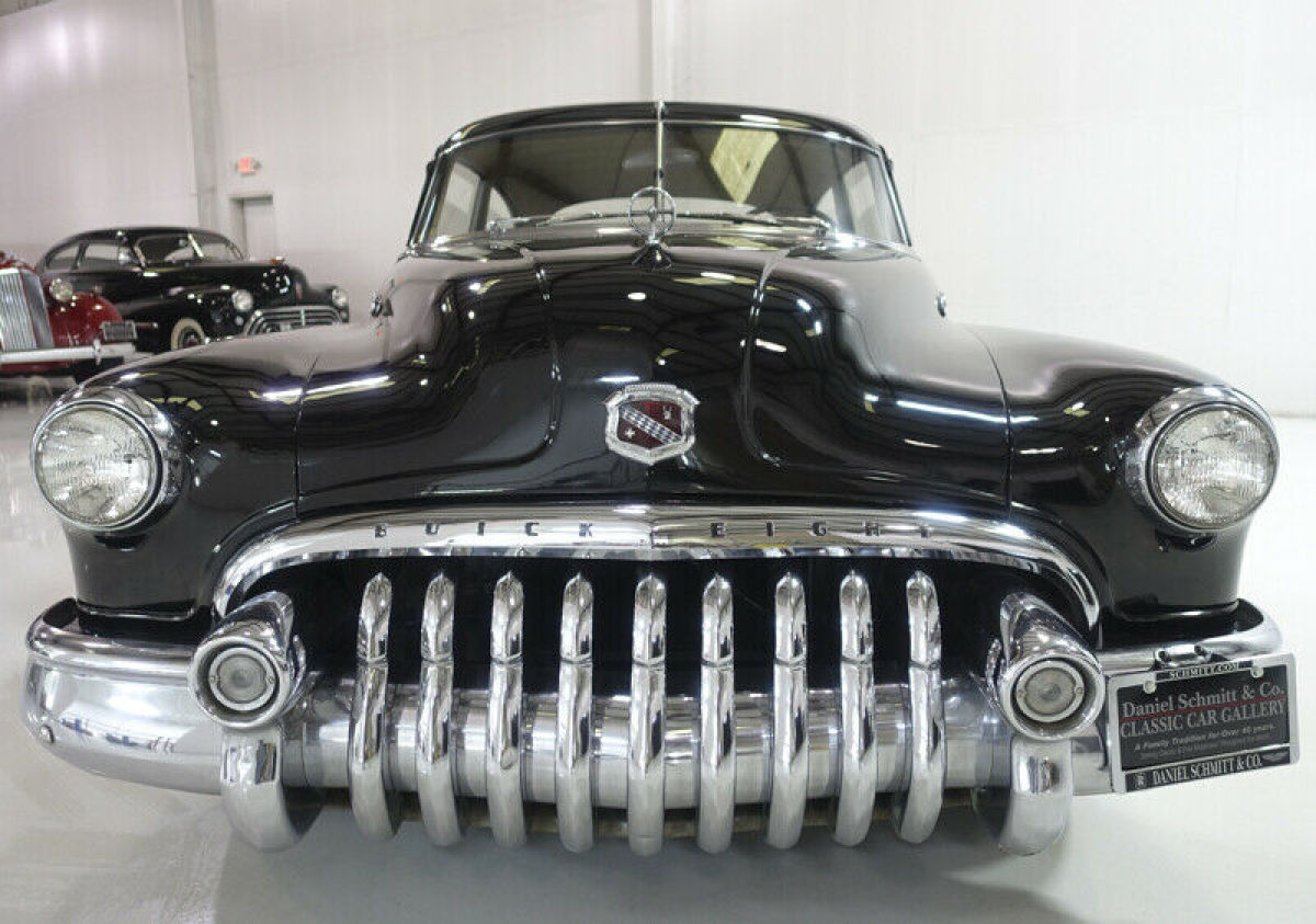1950 Buick Special Series 40 DeLuxe "Jetback" Sedanet - photo 2