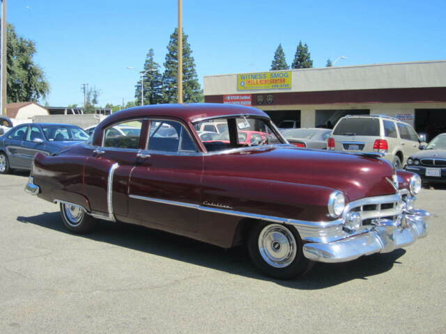 1950 Cadillac Sedan. 51 Series Good car for either parts or restoration - photo 2