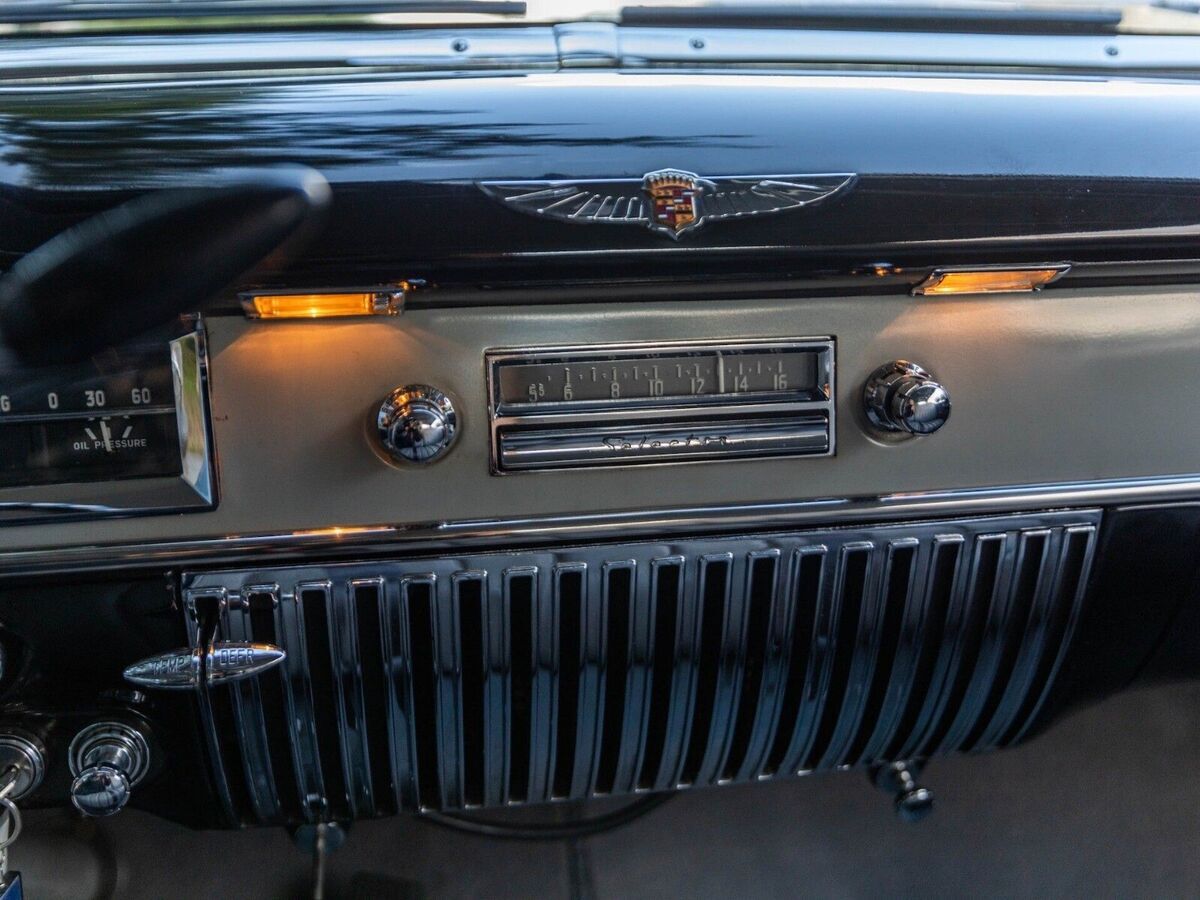 1950 Cadillac Series Sixty-Two Coupe de Ville - photo 2