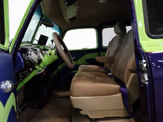 1950 Chevrolet Suburban 3100 - photo 2
