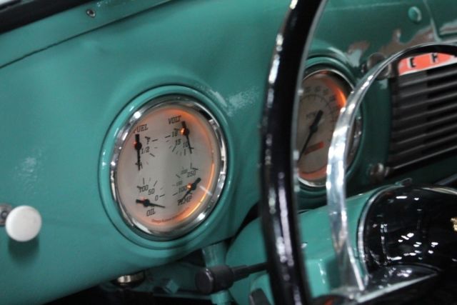 1950 Chevrolet Suburban - photo 10