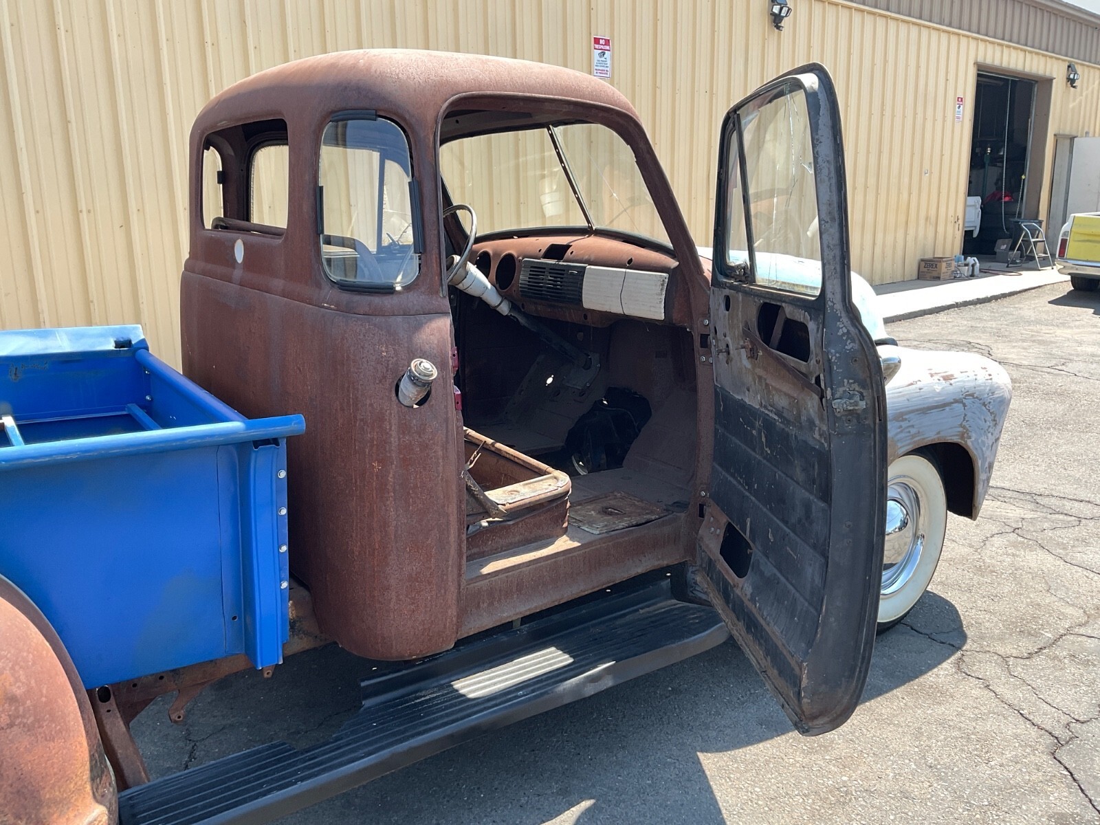 1950 Chevrolet C-10 Half ton Chevy 3100 short bed pick up hot rat rod bomb - photo 13