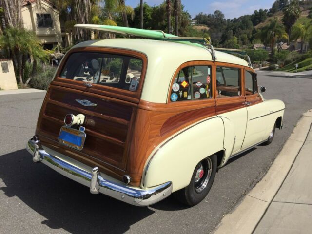 1950 Chevrolet Delux Woody Wagon - photo 2