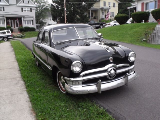 1950 Ford Sedan - photo 2