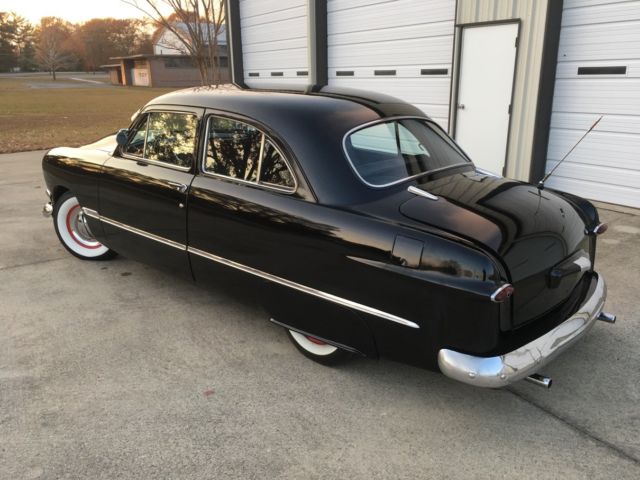 1950 Ford Custom Deluxe 2dr Sedan - photo 2