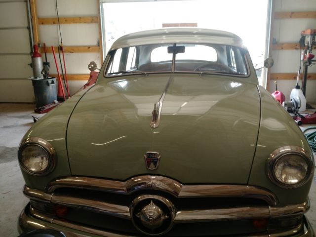1950 Ford Deluxe Fordor Sedan V-8 - ALMOST ALL ORIGINAL - photo 2