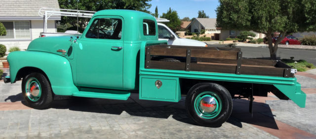 1950 GMC 3/4 ton flatbed pickup - photo 2