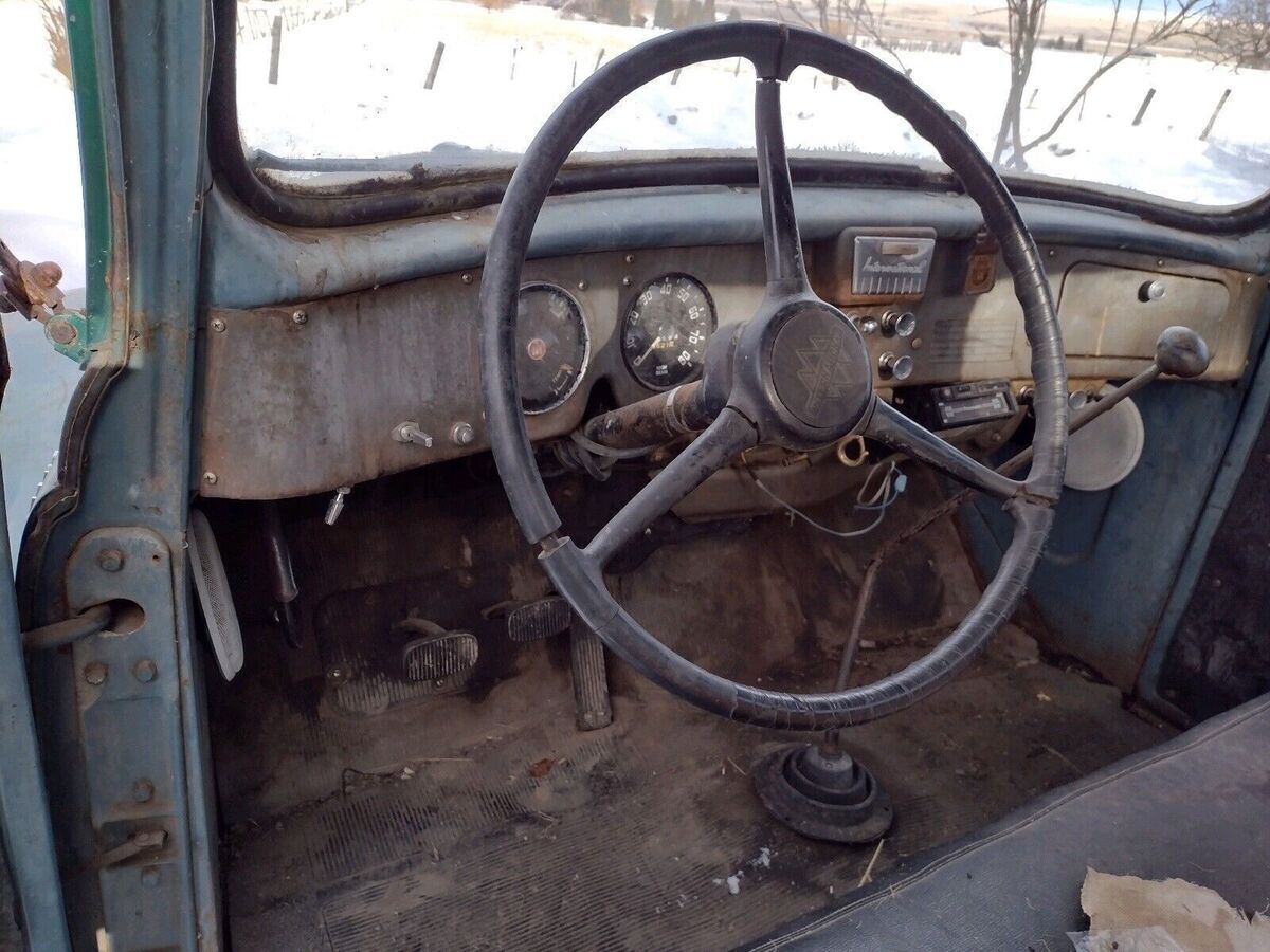 1950 International L-112 - photo 10