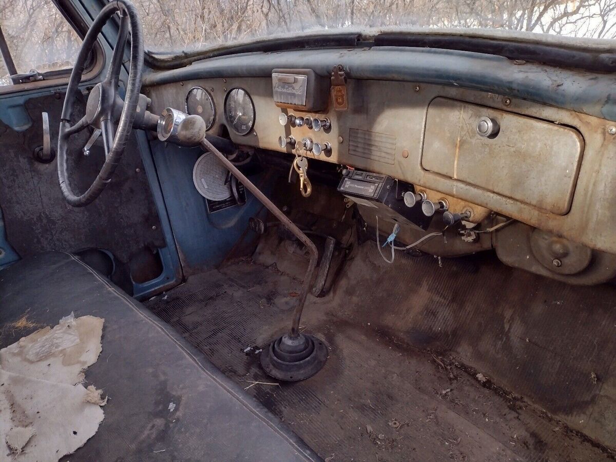 1950 International L-112 - photo 9