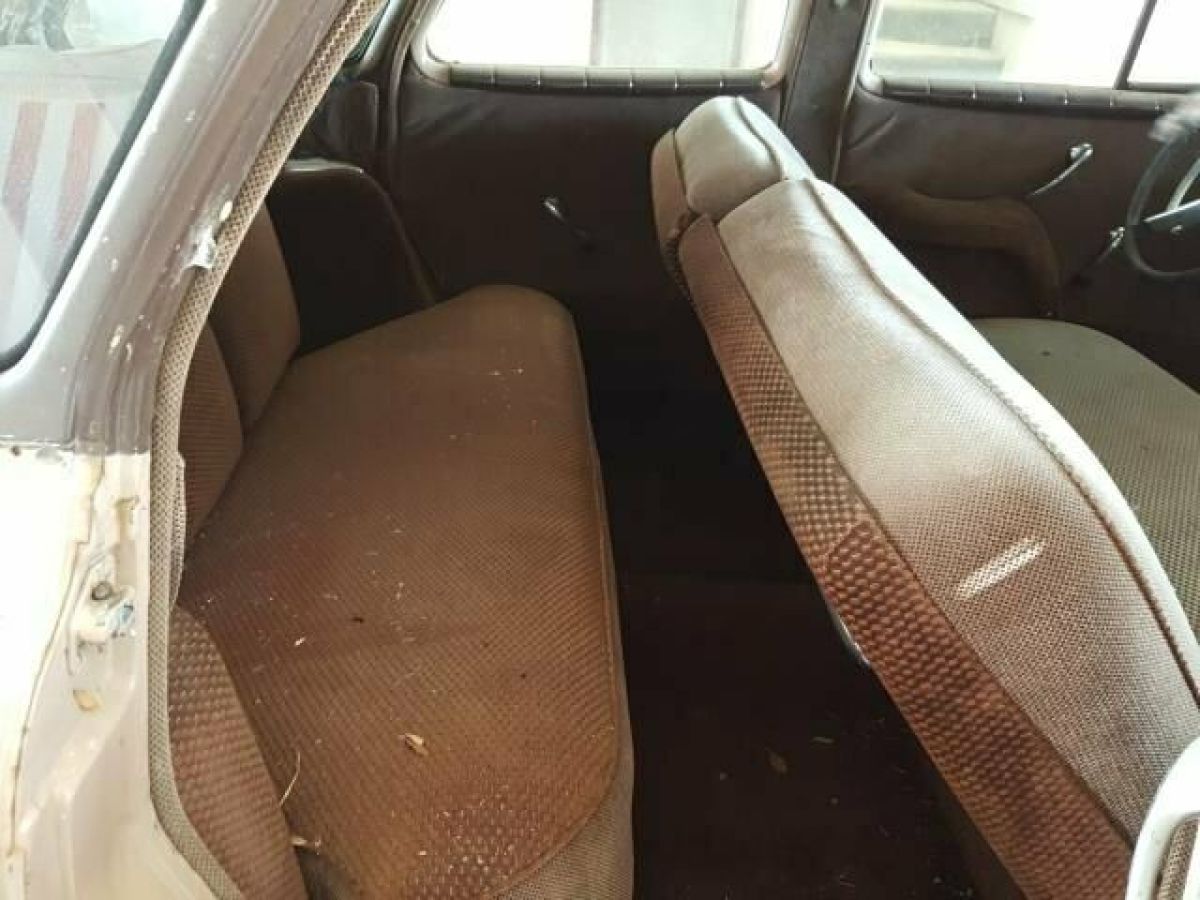 1950 Nash Statesman clean title, garage kept - photo 7