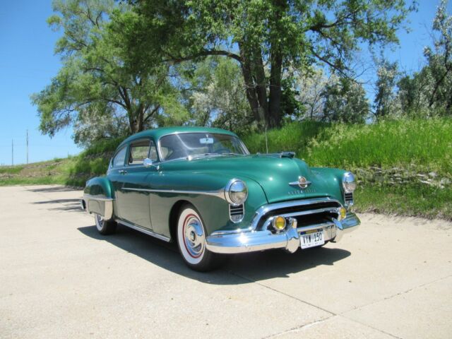 1950 Oldsmobile 88 FUTURAMIC 88 DELUXE --
