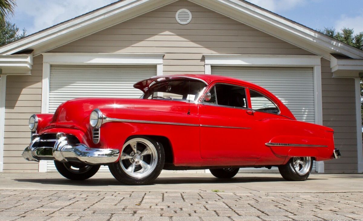 1950 Oldsmobile 98 Deluxe Coupe Sedan / 303 Rocket V8 1950 Oldsmobile Ninety-Eight Deluxe