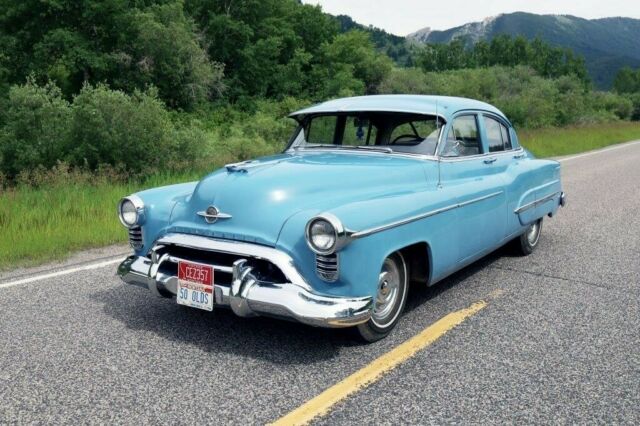 1950 Oldsmobile 98 DeLuxe w/ Rocket 303-ci V8 1950 Oldsmobile Ninety-Eight