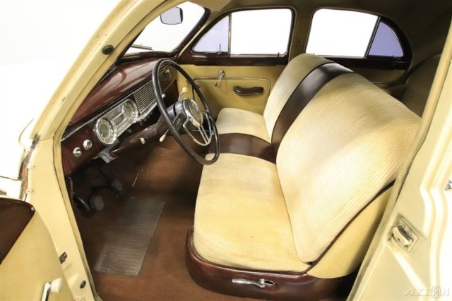 1950 Packard Touring Sedan - photo 4