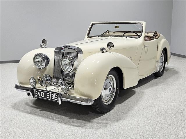 1950 Triumph 2000 Roadster - photo 3