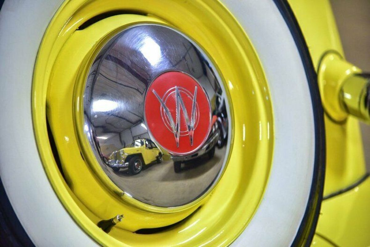 1950 Willys Jeepster - photo 11