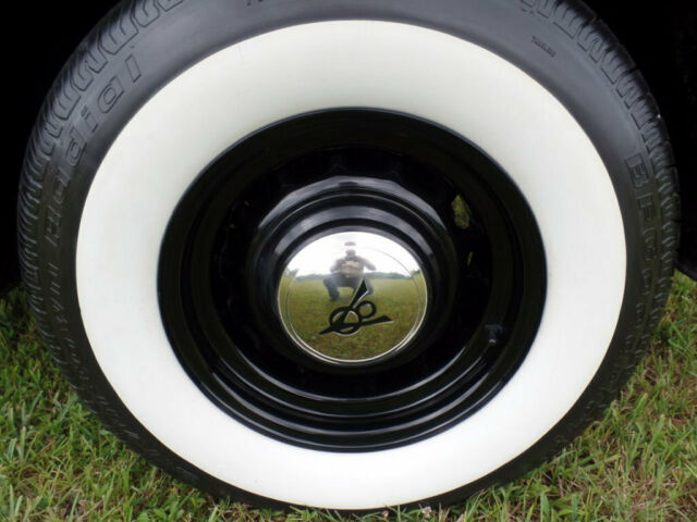 1950 Willys Jeepster Convertible - photo 12