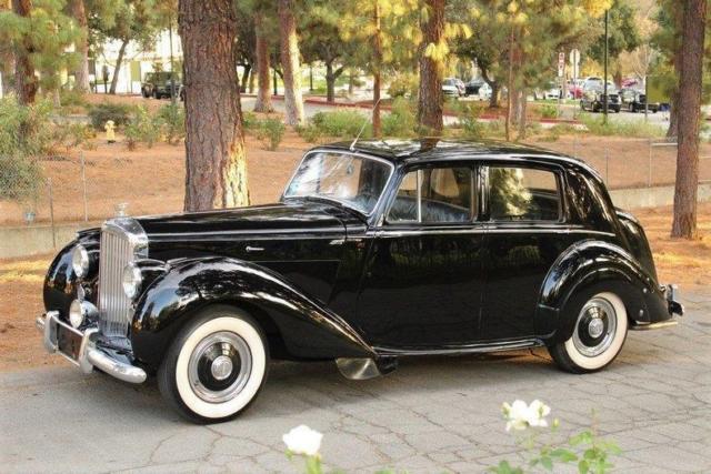 1951 Bentley Mark VI Leather Seats, Sunroof