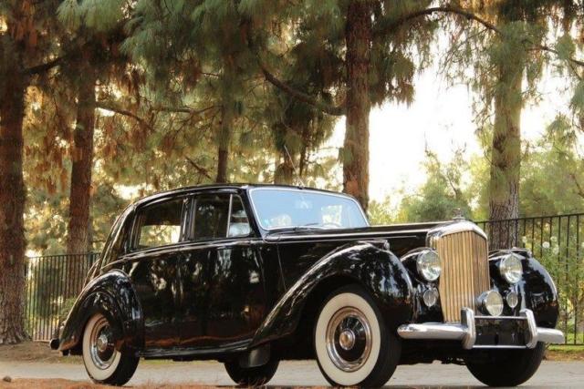 1951 Bentley Mark VI Leather Seats, Sunroof - photo 4
