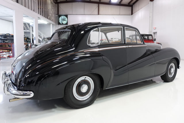 1951 Bentley Mark VI Light Weight Sports Saloon by H.J. Mulliner - photo 3