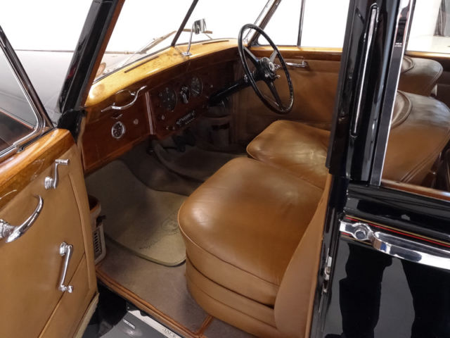 1951 Bentley Mark VI Light Weight Sports Saloon by H.J. Mulliner - photo 9