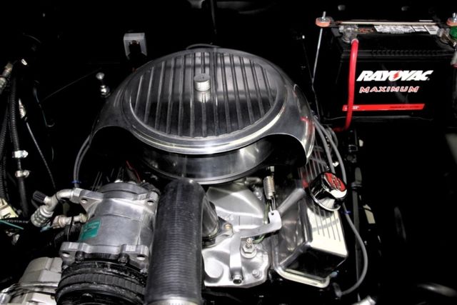 1951 Chevrolet Suburban Black ProTour 350 AC - photo 6