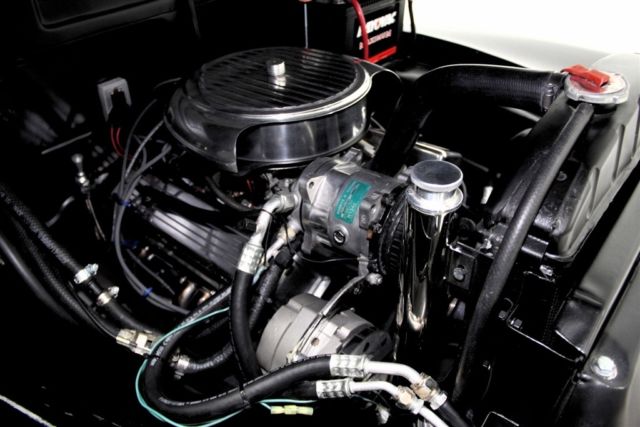 1951 Chevrolet Suburban Black ProTour 350 AC - photo 7