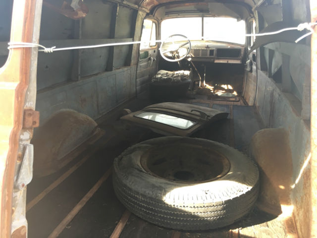 1951 Chevrolet Suburban PANEL TRUCK - photo 5