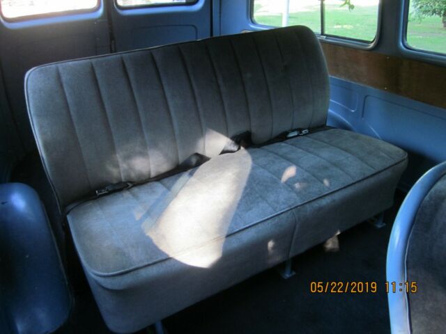 1951 Chevrolet Suburban - photo 13
