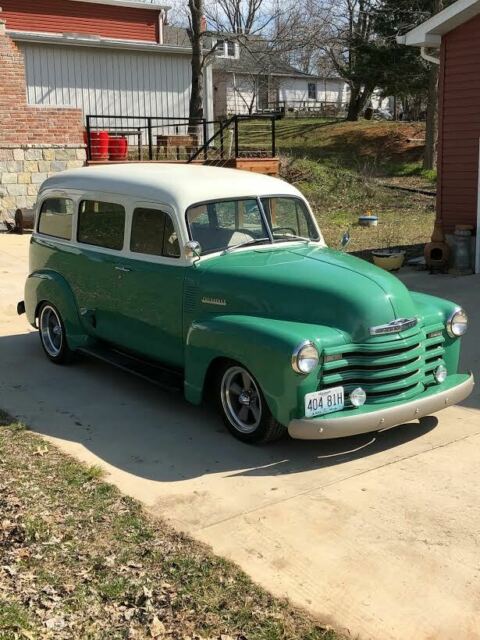 1951 Chevrolet Suburban - photo 2