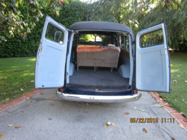 1951 Chevrolet Suburban - photo 4