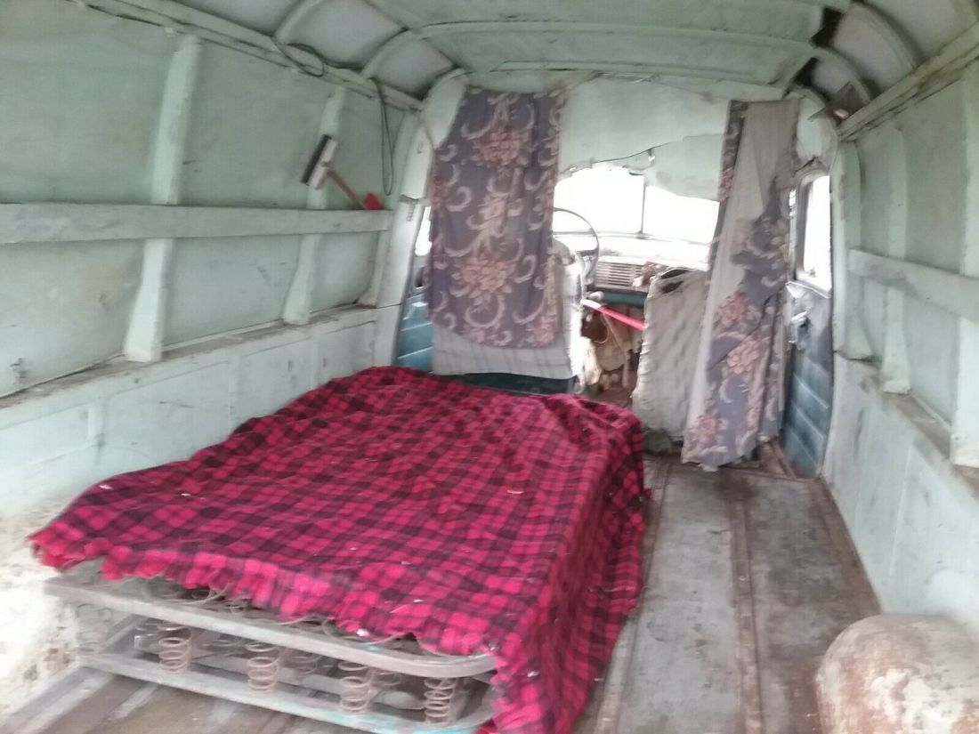 1951 Chevrolet Suburban - photo 10