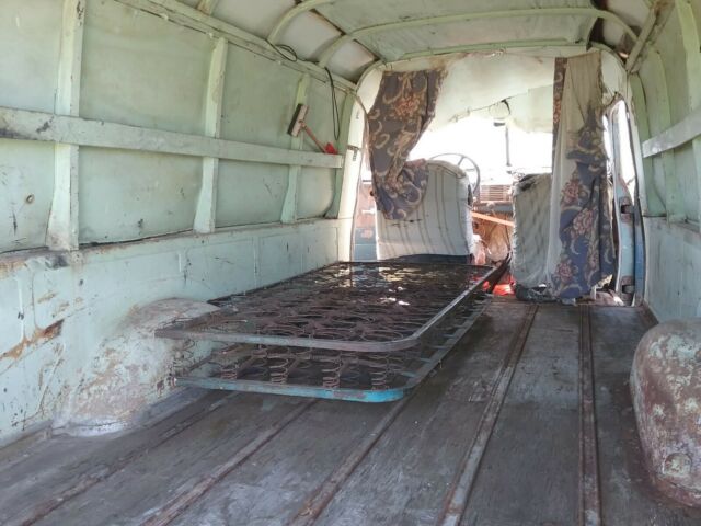 1951 Chevrolet Suburban - photo 8