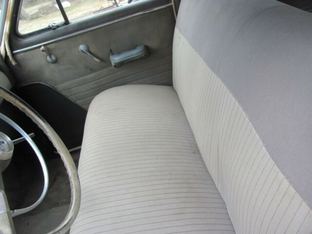 1951 Chevrolet deluxe - photo 7
